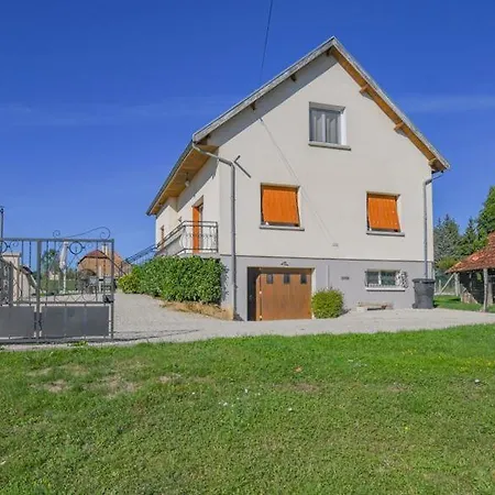 Le Des Deux Familles Holiday home Chauffour-les-Bailly