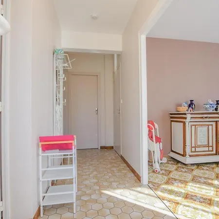 Holiday home Le Des Deux Familles *