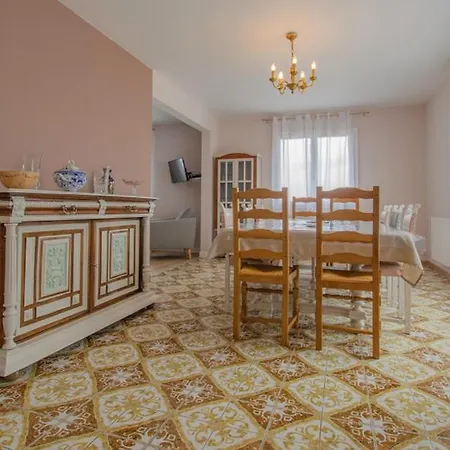 Holiday home Le Des Deux Familles Chauffour-les-Bailly