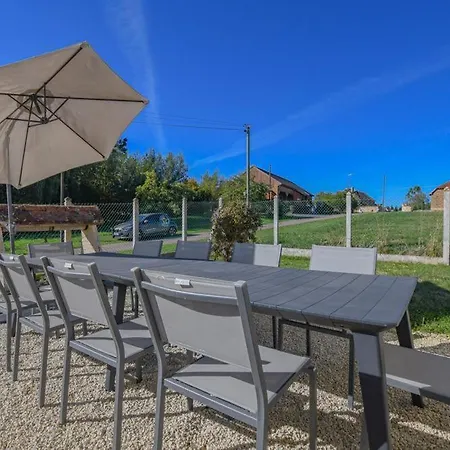 Holiday home Le Des Deux Familles *